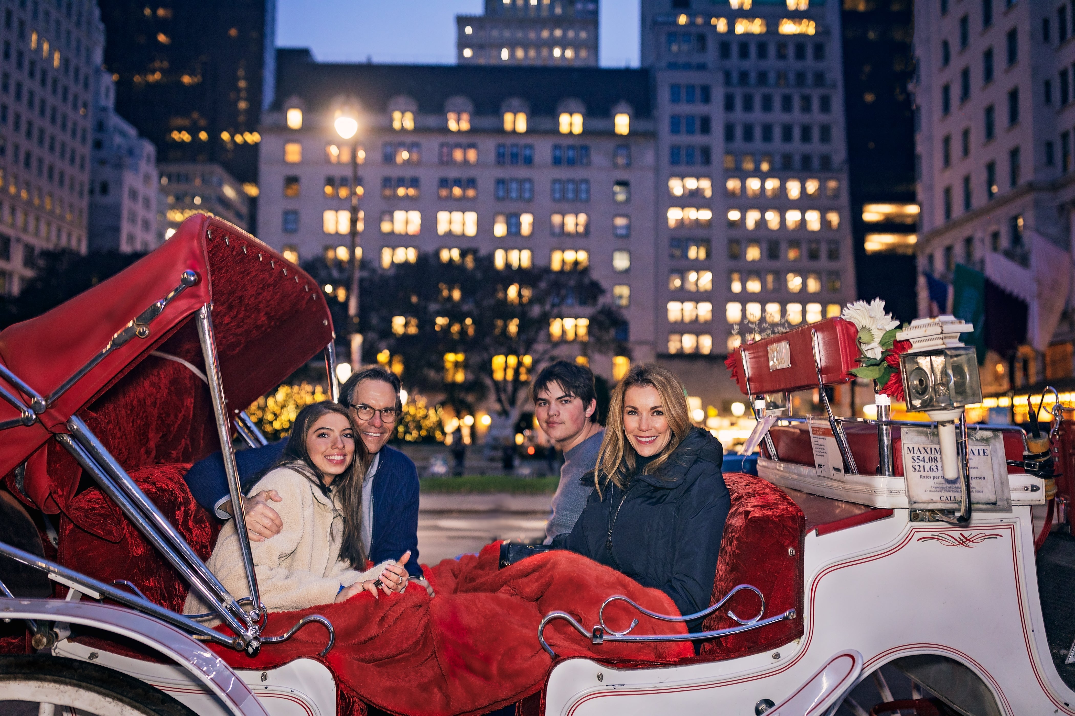 Studio vs Outdoor Family Photography in NYC: Which Is Better?